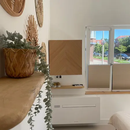 Knusse Met Zonnig Terrasje *