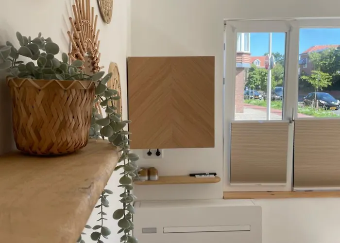 Knusse Met Zonnig Terrasje *