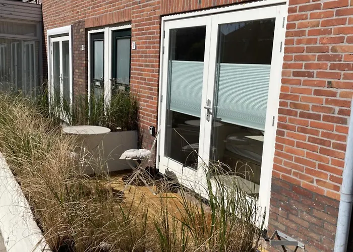 Knusse Met Zonnig Terrasje *